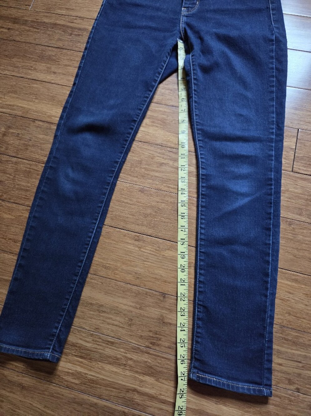 Levi's 311 Shaping Skinny Jeans Dark Wash Stretch Women's 28 x 30 Mid Rise - Picture 5 of 10